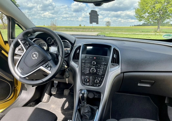 Opel Astra cena 32900 przebieg: 169000, rok produkcji 2012 z Gostyń małe 436